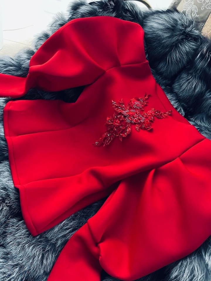 Palaidinė "Petukai" red luxury