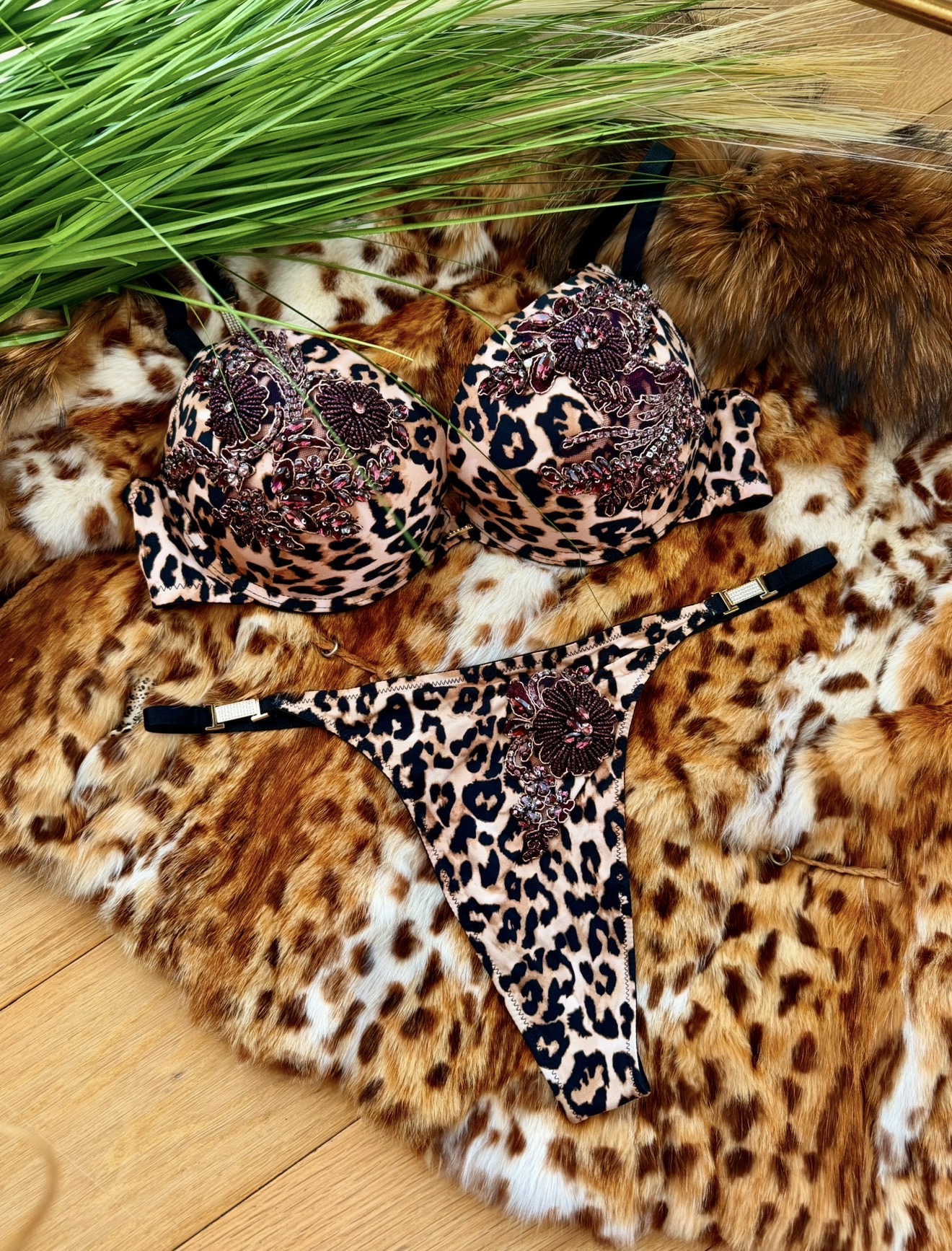 Bikinis "Fierce Leopard" su stringais